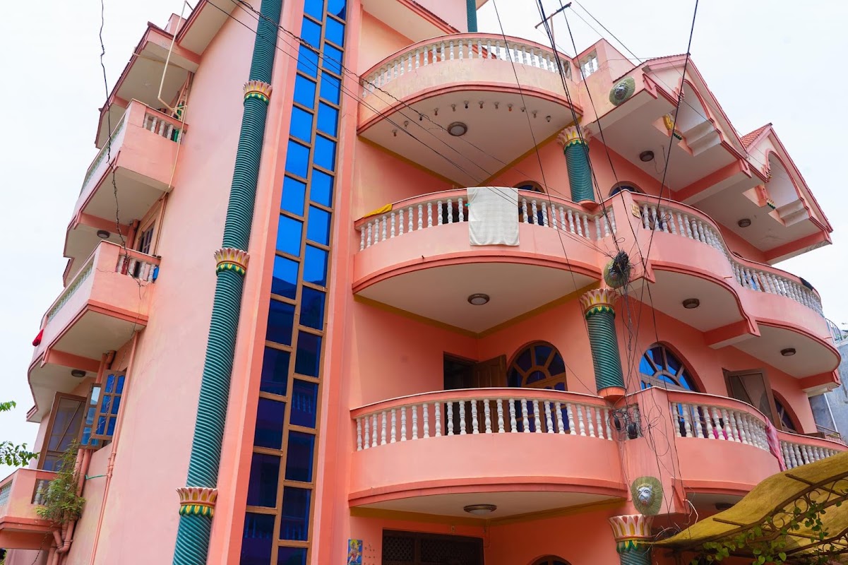 Happy home girls hostel