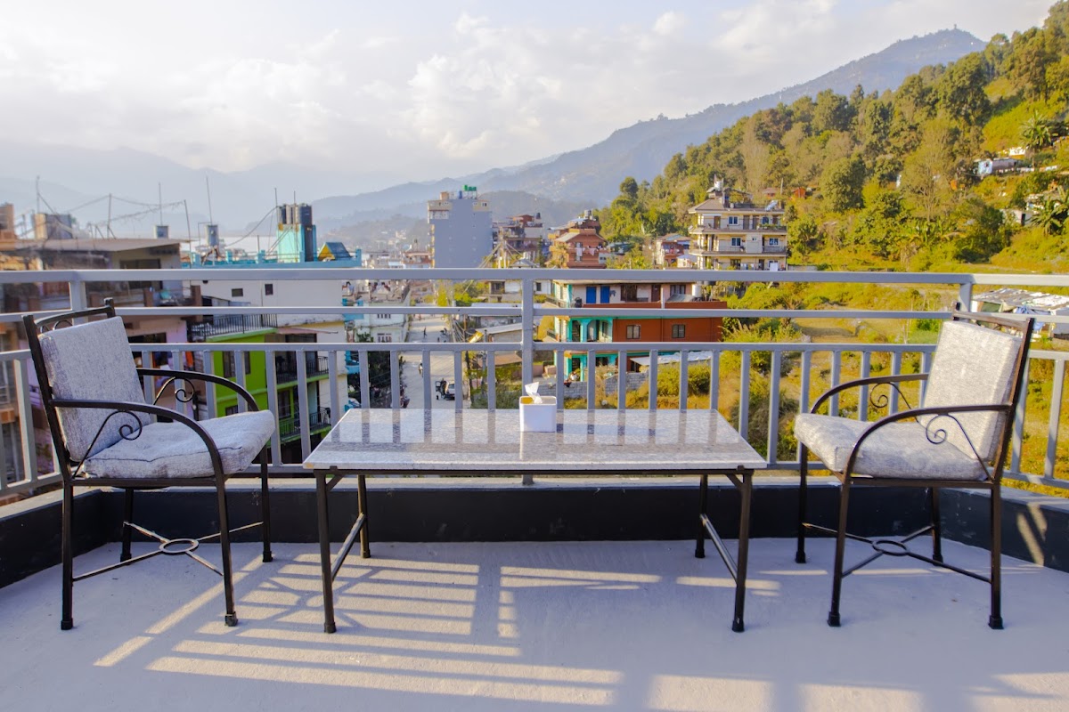 Roamers Inn & Backpackers